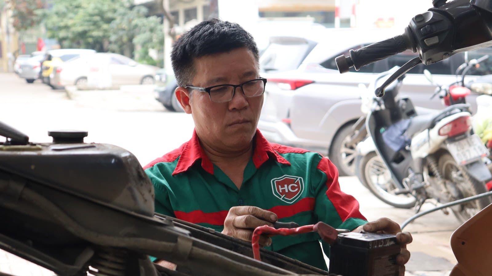 Kiểm tra, thay ắc quy
